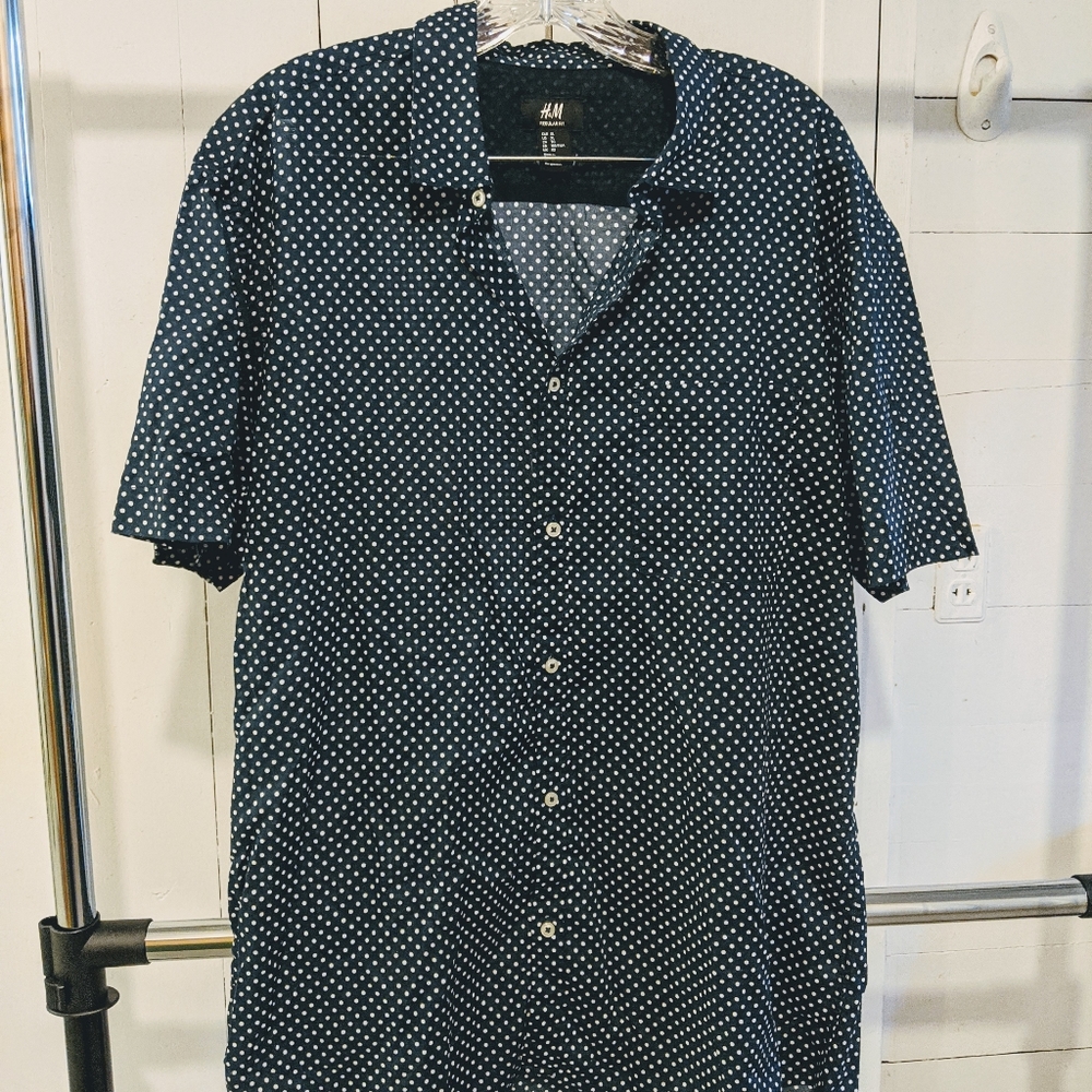 H&M XL Blue and White dotted blouse regular fit